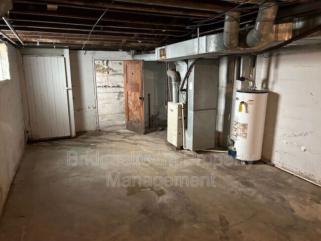 Foto del edificio - 1038 Walnut Hill Pl