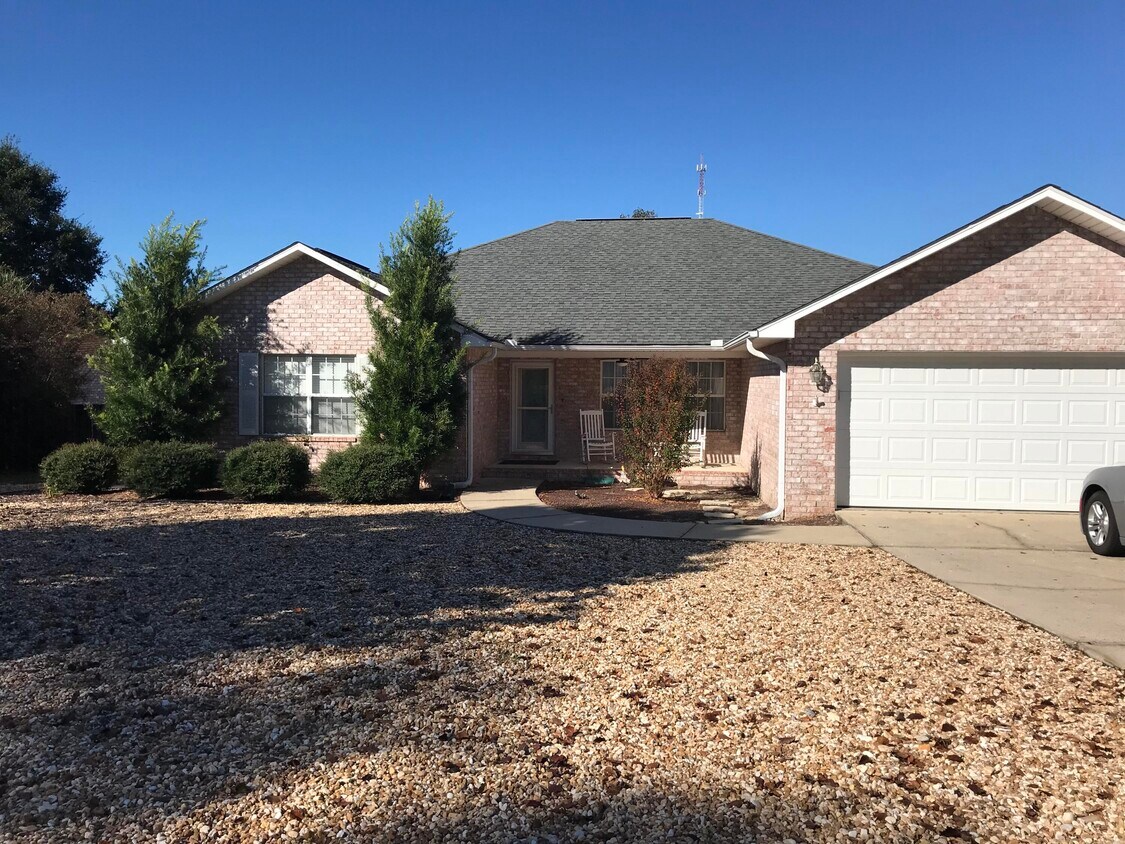 142 Conquest Ave, Crestview, FL 32536 House for Rent in Crestview, FL