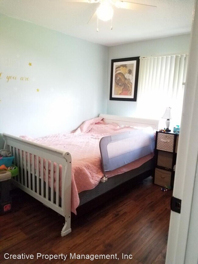 Building Photo - 2 br, 1.5 bath House - 1455 1st St SW