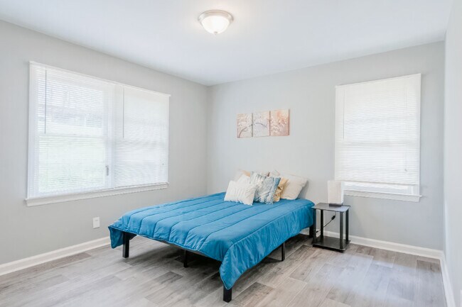 Foto del edificio - 2684 Loghaven Dr NW