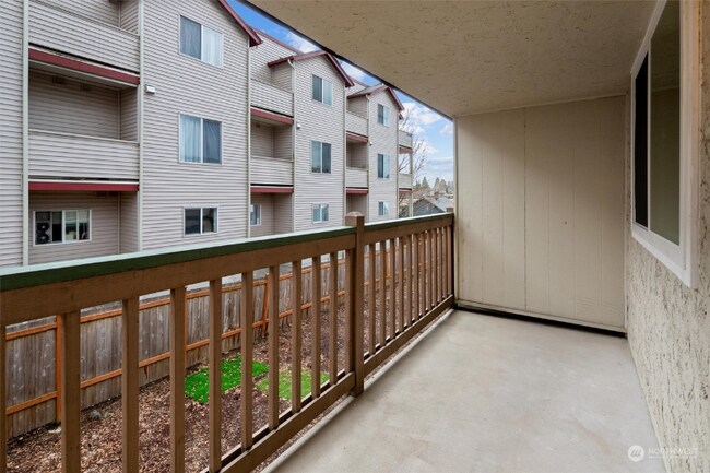 Building Photo - 8911 Holly Dr