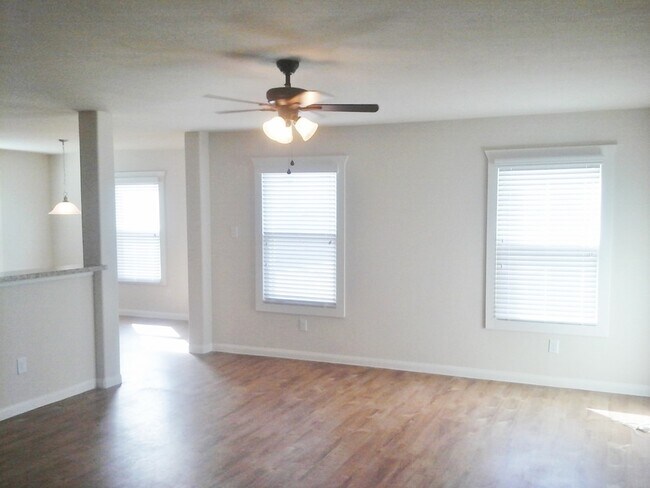 Foto del edificio - 6318 Heffernan St