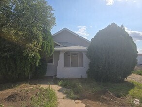 Building Photo - 312 S Avenue B