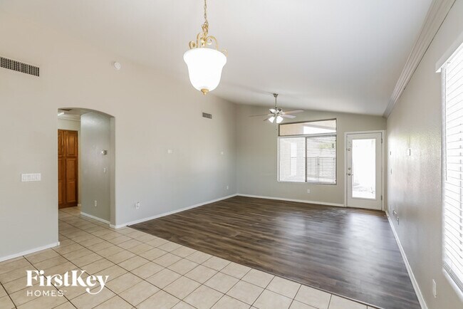 Building Photo - 14944 N 133rd Dr