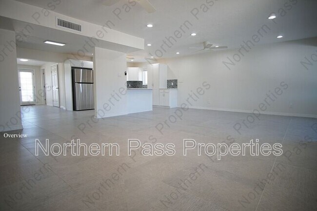Foto del edificio - 4573 Bobolink Way