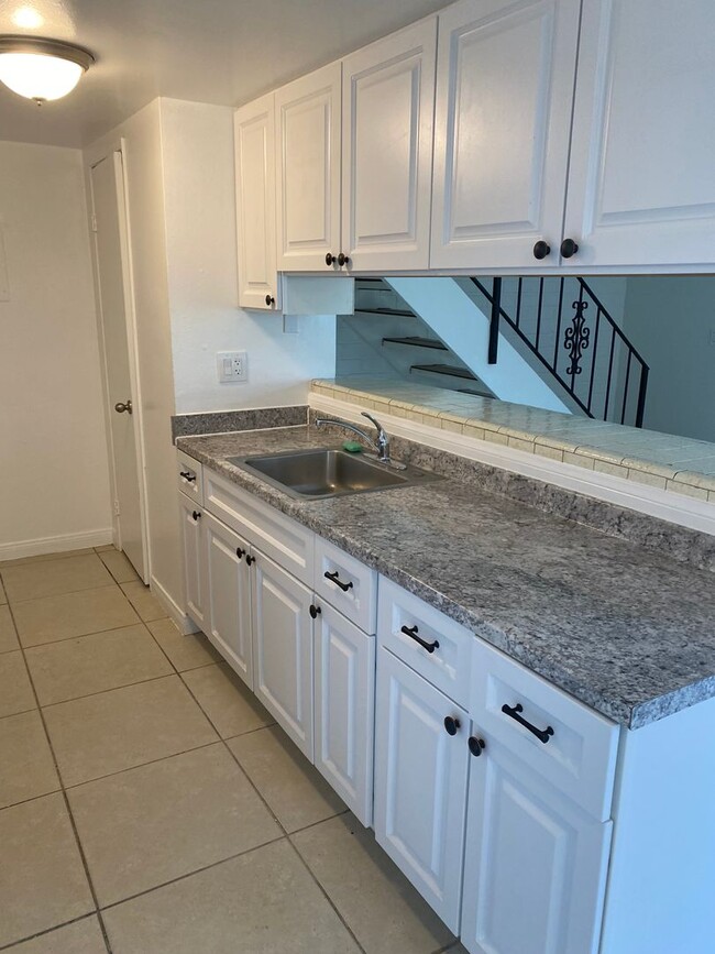 Foto del edificio - 2 Bed, 1 bath Conejo Creek Condo!