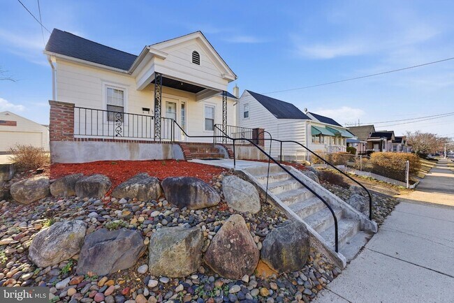 Foto del edificio - 140 Maddock Ave