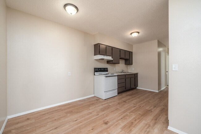 Building Photo - Colton 8-plex