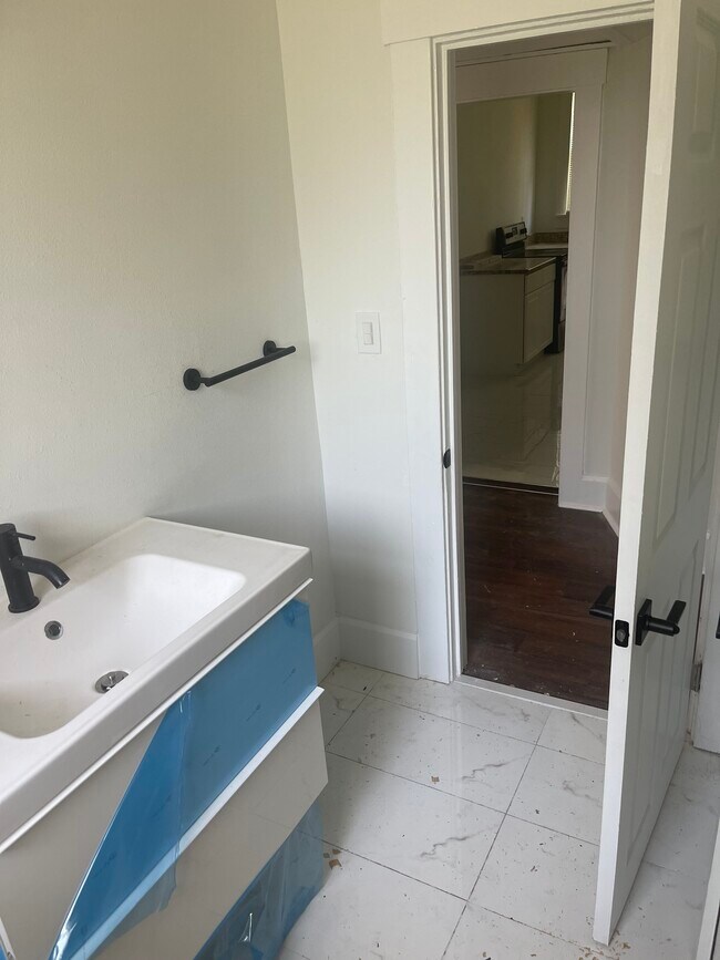 Foto del edificio - 2702 W Sitka St