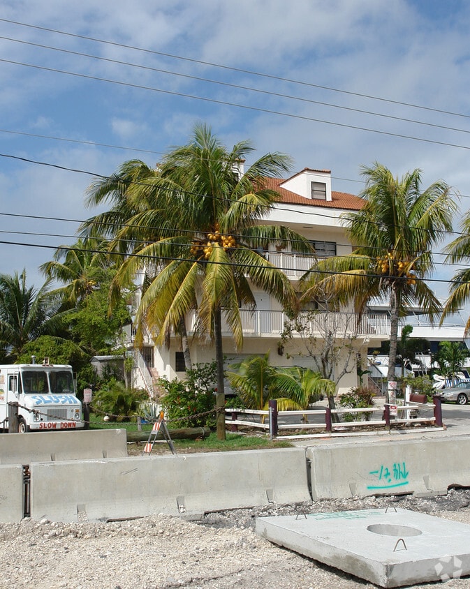 Building Photo - 5600 N Ocean Dr