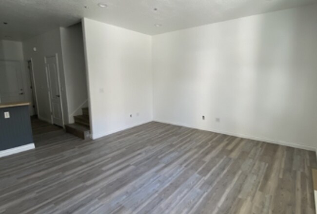 Foto del edificio - Newly Remodeled Three Bedroom House