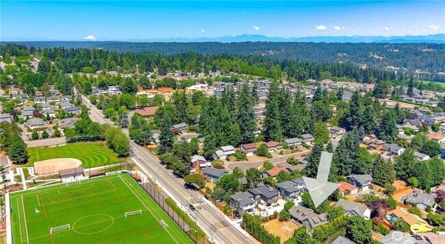 Building Photo - 4 bed/ 3 bath house in Kirkland!