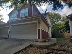 Building Photo - 2502 Allred Dr