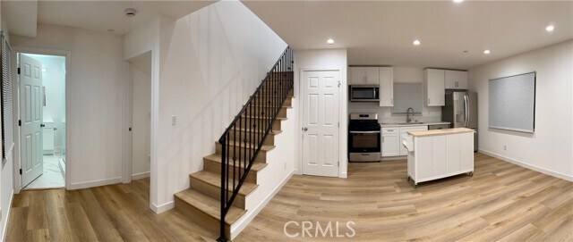 Foto del edificio - 18654 Runnymede St