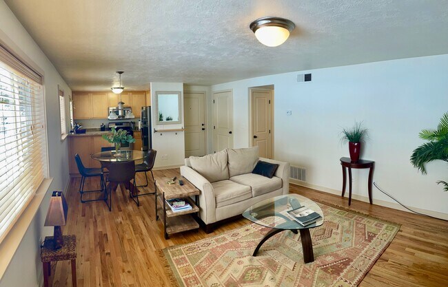 Foto del edificio - 321 Village Ln