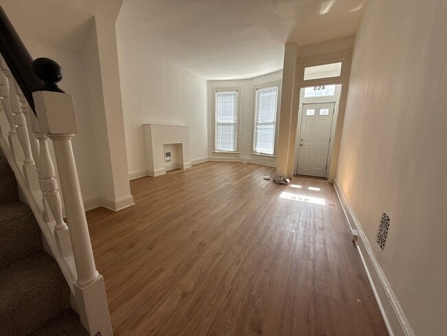 Photo - 450 E Lorraine Ave House