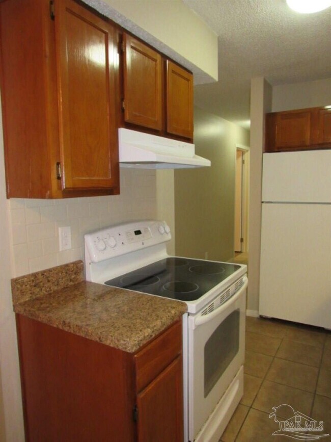 Foto del edificio - 3330 Pine Forest Rd