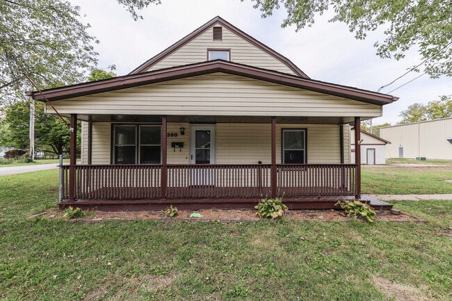 Building Photo - 398 2nd St