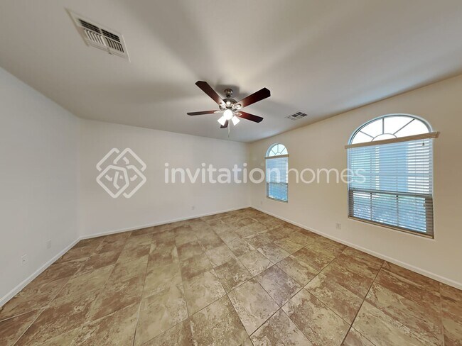 Foto del edificio - 3390 E Liberty Ln