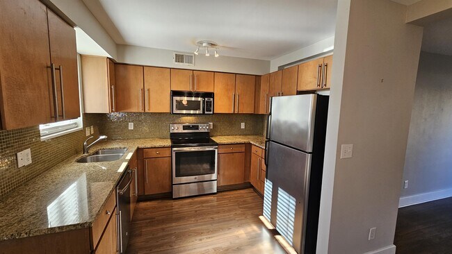 Foto del edificio - 2427 Vail Ave