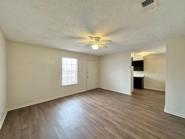 Foto del edificio - 624 Sunset Ln