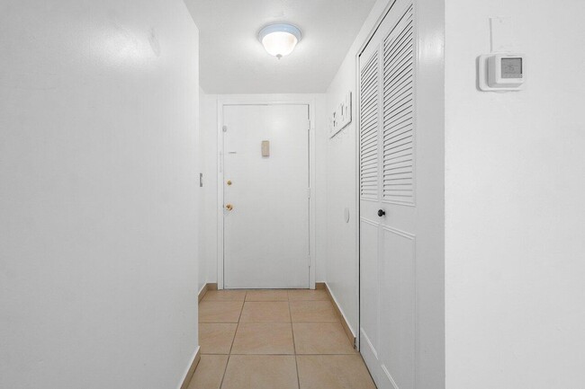 Foto del edificio - 250 NE 20th St