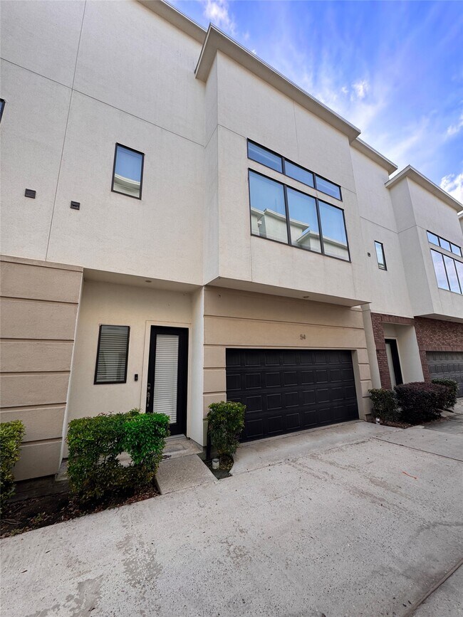 Foto del edificio - 54 N Hutcheson St