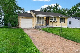 Building Photo - 10409 Renfrew Dr