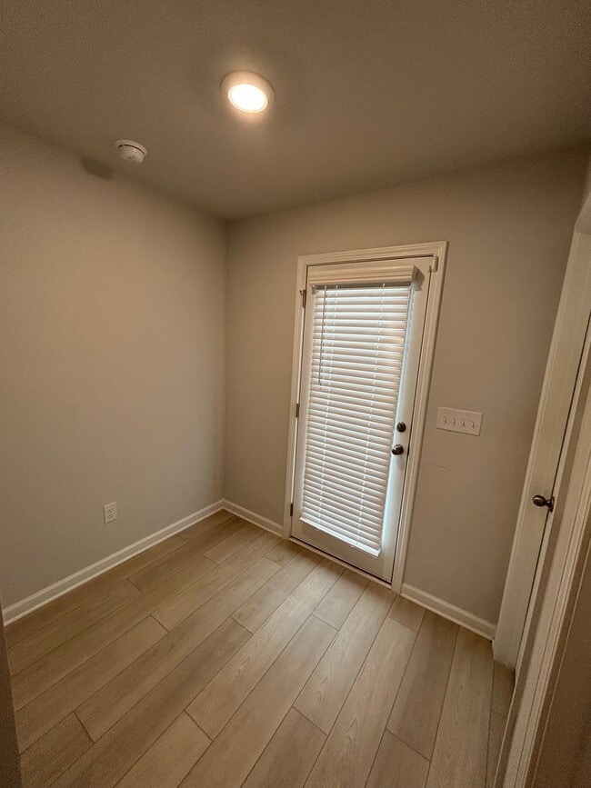 Photo - Rare and Well Done House