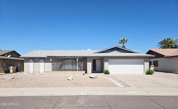 Building Photo - 5132 W Las Palmaritas Dr