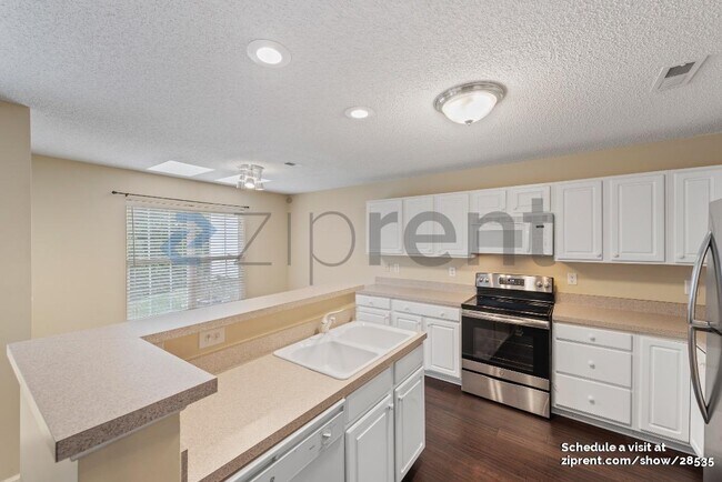 Building Photo - 1125 Academic Dr