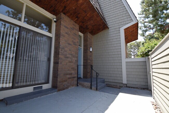 Foto del edificio - 13340 Maxella Ave