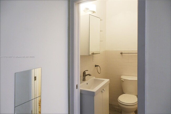 Foto del edificio - 47 Sidonia Ave