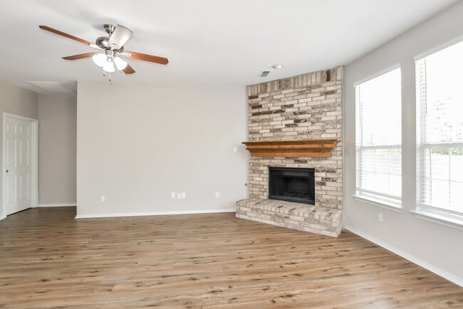 Building Photo - 3686 Juniper Hills Dr