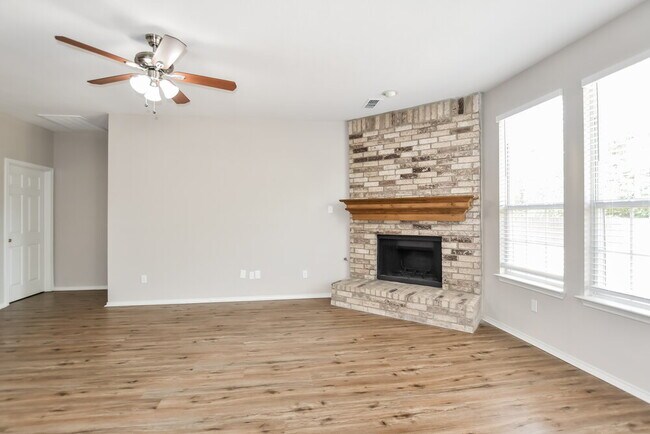 Foto del edificio - 3686 Juniper Hills Dr