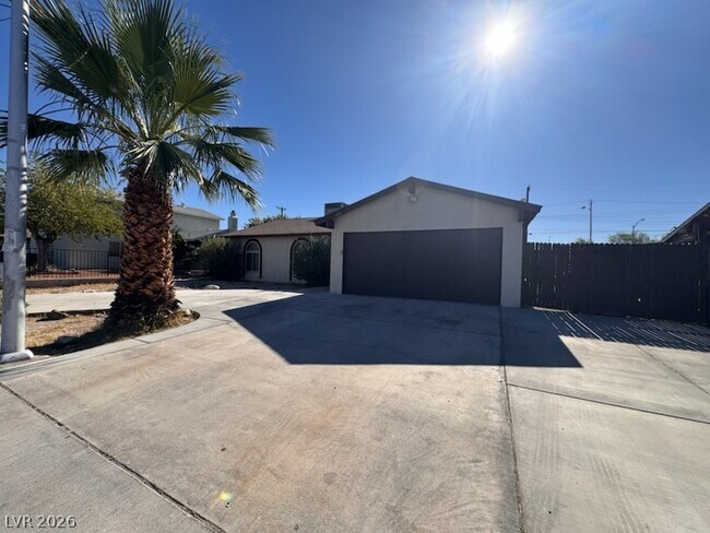 Building Photo - 3001 King Midas Way