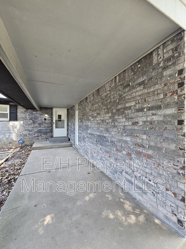 Foto del edificio - 8728 E Arthur Cir