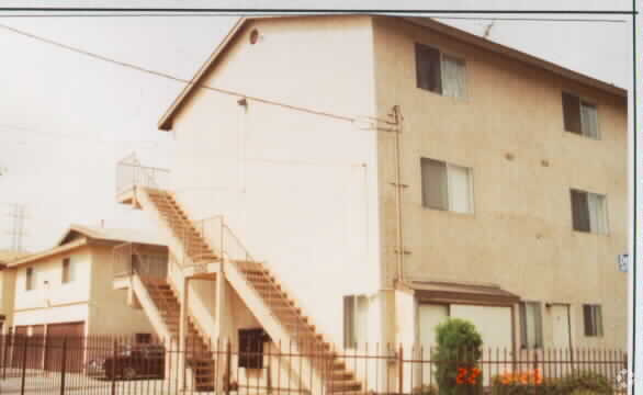 Foto del edificio - 16505-16511 S Denver Ave