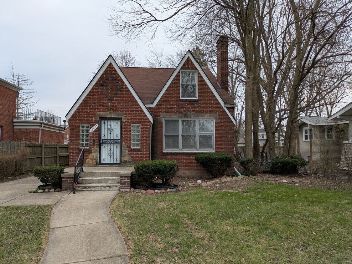 Primary Photo - 15865 Prevost St