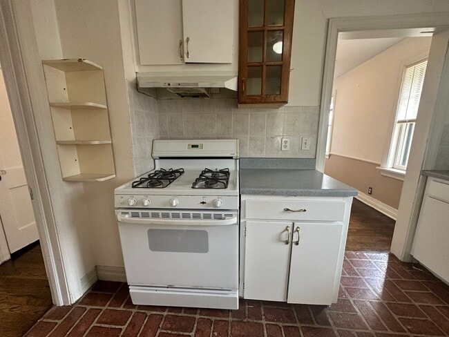 Building Photo - Plaza District / Classen 3 Bed Beauty!