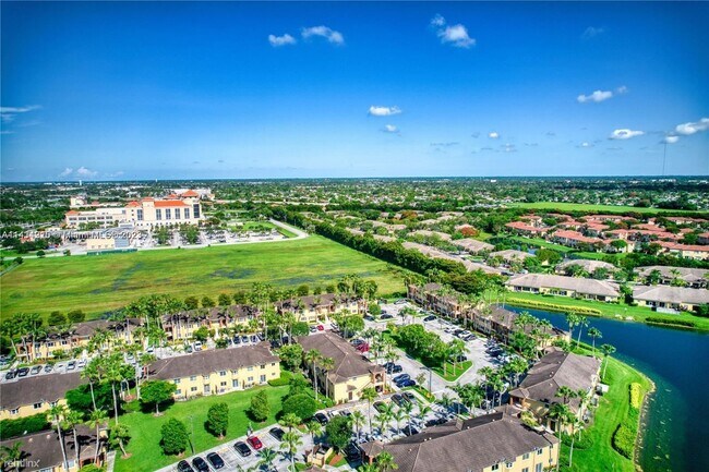 Foto del edificio - 3 br, 2 bath House - 970 NE 34th Ave Unit 101