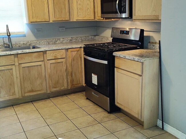 Foto del edificio - 16901 Orchard Ridge Ave