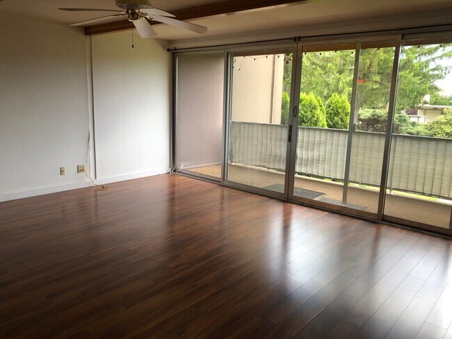Foto del edificio - 1220 NW State St