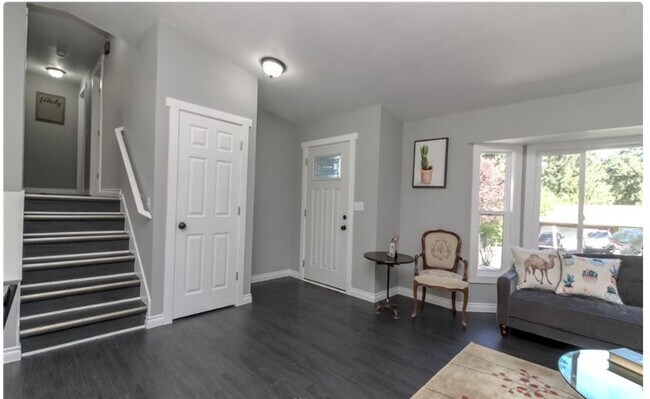 Building Photo - Beautiful 3+ bedroom home in Rainier Meadows Puyallup!!