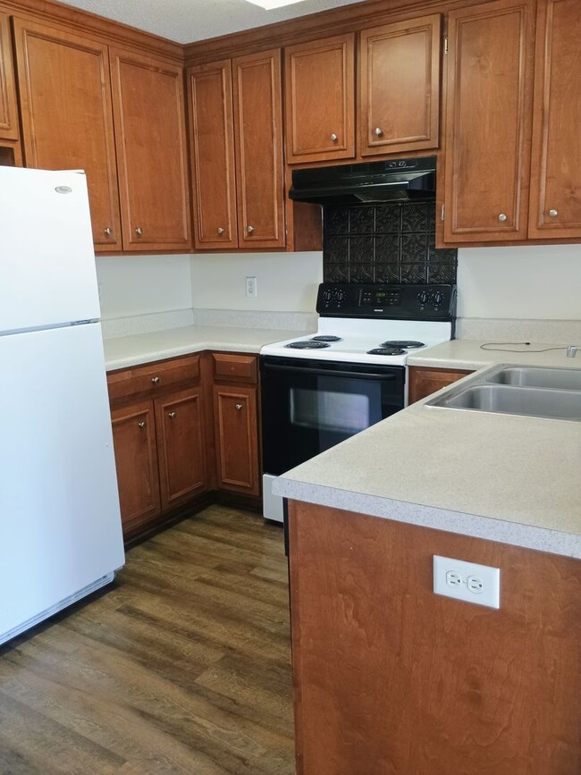 Foto del edificio - 144 Westcott Ln