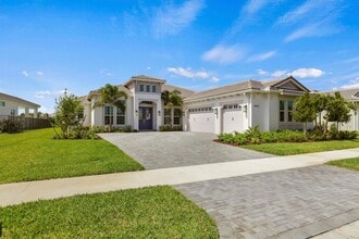 Building Photo - 14823 Wildwood Cir