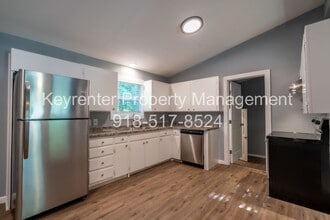 Building Photo - 2470 N New Haven Ave