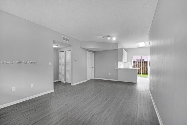 Building Photo - 8021 Lake Dr