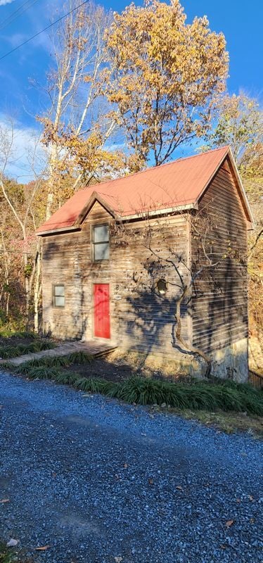 Primary Photo - 22089 Parks Mill Rd