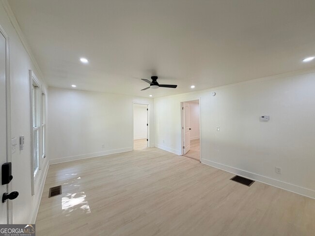 Foto del edificio - 556 Church St NW
